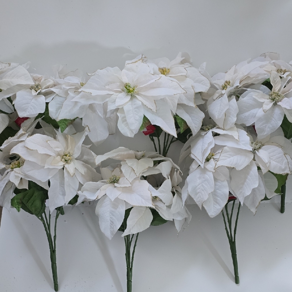 NWT White Artificial Poinsettia Flowers w/ Gold Glitter Trimming Set Of 6